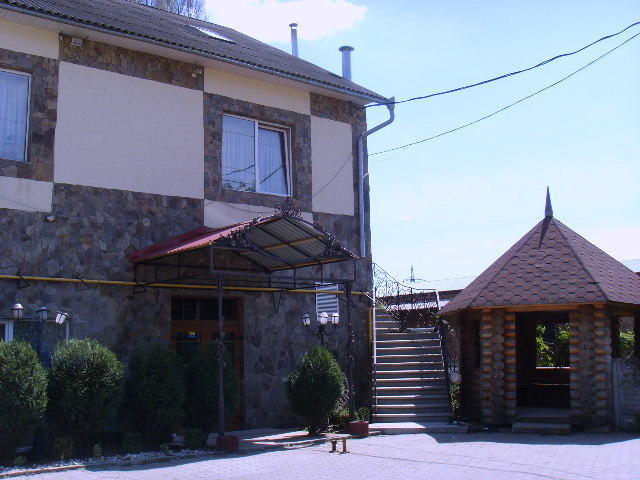 Dvorik Ξενοδοχείο Chernivtsi Εξωτερικό φωτογραφία